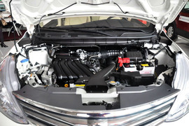 2013款日产骊威1.6XL