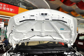 2013款日产骊威1.6XL