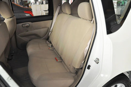 2013款日产骊威1.6XL