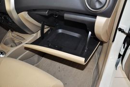2013款日产骊威1.6XL