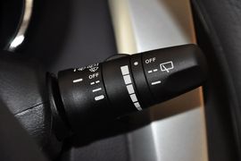 2013款日产骊威1.6XL