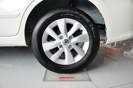 2013款日产骊威1.6XL