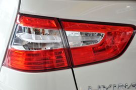 2013款日产骊威1.6XL