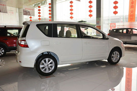 2013款日产骊威1.6XL