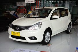 2013款日产骊威1.6XL