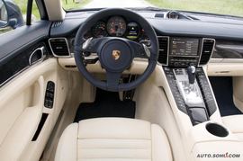 2010款保时捷Panamera