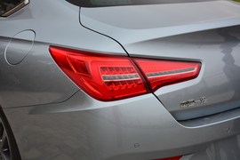   2018款 红旗 H5 30TD 智联御动版