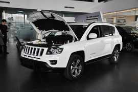 2014款Jeep指南者2.4L四驱舒适版