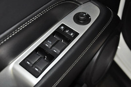 2014款Jeep指南者2.4L四驱舒适版