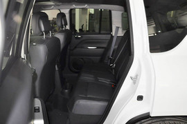 2014款Jeep指南者2.4L四驱舒适版