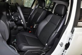 2014款Jeep指南者2.4L四驱舒适版