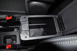 2014款Jeep指南者2.4L四驱舒适版