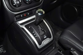 2014款Jeep指南者2.4L四驱舒适版