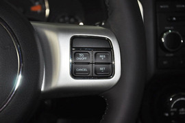 2014款Jeep指南者2.4L四驱舒适版