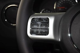 2014款Jeep指南者2.4L四驱舒适版