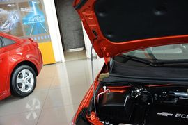 2013款雪佛兰爱唯欧三厢1.6L