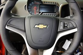 2013款雪佛兰爱唯欧三厢1.6L