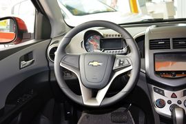 2013款雪佛兰爱唯欧三厢1.6L