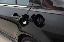2013款三菱翼神致尚版1.8L CVT豪华型