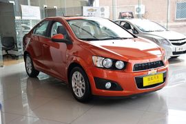 2013款雪佛兰爱唯欧三厢1.6L
