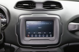   2018款 Jeep自由侠 互联大屏版 180T 自动劲能版