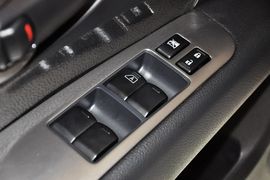 2013款日产骊威劲锐版1.6XL手动舒适型