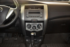 2013款日产骊威劲锐版1.6XL手动舒适型
