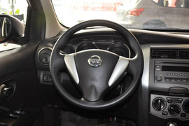 2013款日产骊威劲锐版1.6XL手动舒适型