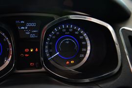 2013款江淮瑞风S5