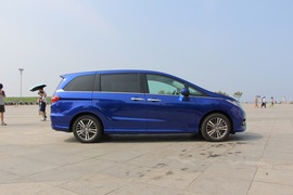 2018款广汽本田奥德赛2.4L至尊版