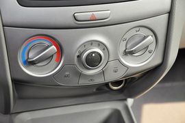 2013款雪佛兰赛欧两厢1.2L手动理想版