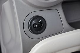 2013款雪佛兰赛欧两厢1.2L手动理想版