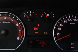 2014款双龙爱腾2.3L两驱自动精英汽油版