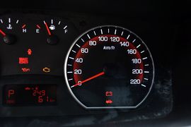 2014款双龙爱腾2.3L两驱自动精英汽油版