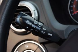 2014款双龙爱腾2.3L两驱自动精英汽油版