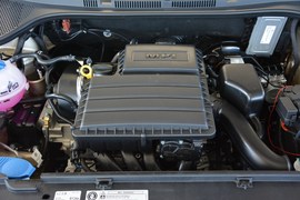 2013款大众全新桑塔纳1.6L手动舒适版