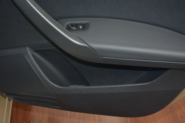 2013款大众全新桑塔纳1.6L手动舒适版
