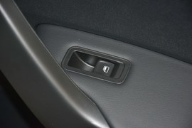 2013款大众全新桑塔纳1.6L手动舒适版