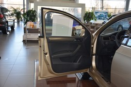 2013款大众全新桑塔纳1.6L手动舒适版