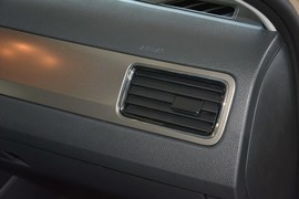2013款大众全新桑塔纳1.6L手动舒适版