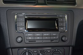 2013款大众全新桑塔纳1.6L手动舒适版