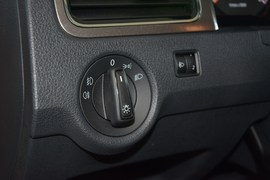 2013款大众全新桑塔纳1.6L手动舒适版