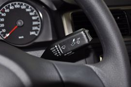 2013款大众全新桑塔纳1.6L手动舒适版