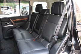 2019款三菱帕杰罗