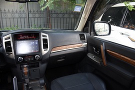 2019款三菱帕杰罗