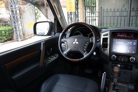 2019款三菱帕杰罗