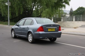 2009款标致307三厢24小时试驾