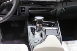 雷克萨斯UX260h