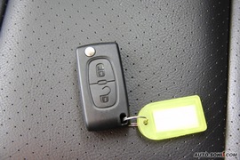 2009款标致307三厢24小时试驾