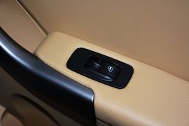 2012款奇瑞瑞虎精英版1.6DVVT